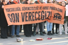 photo_5782694446817722590_y