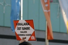 photo_5782694446817722630_y